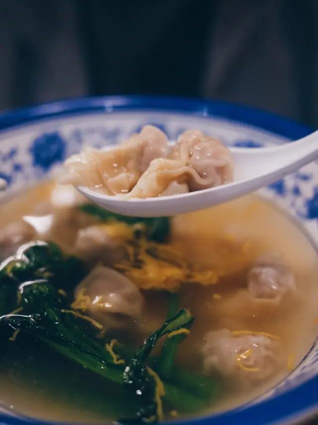 鮮雞湯小雲吞