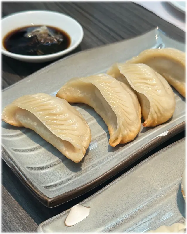鮮肉鍋貼