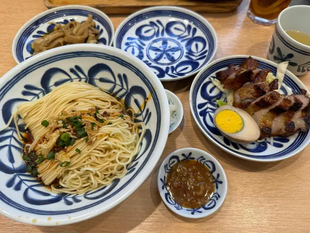 香烤焦糖滷豬頸肉+鮮鵝油撈麵
