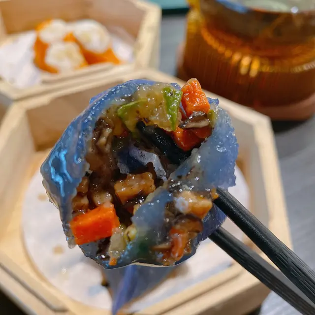 松露野菌晶瑩餃