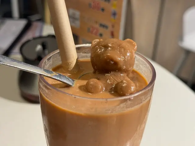 小熊溶化其中，更香濃