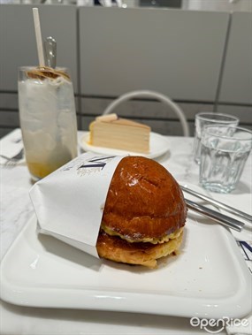 Egg salad brioche burger with drink - 九龍塘的Lady M