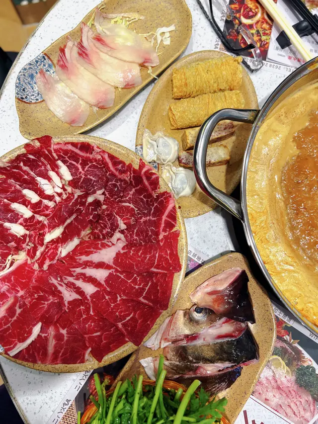 炸芋頭。紫菜響鈴.水餃。
呢幾種非常好味。