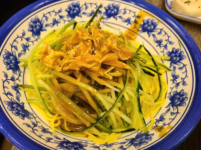 麻醬手撕雞絲冷麵