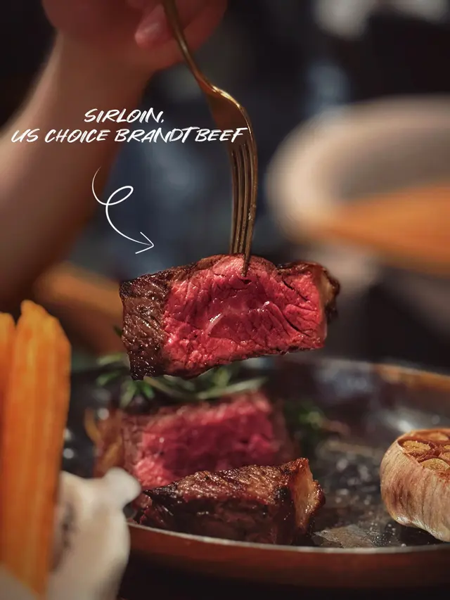 🌈- Sirloin US Choice Brandt Beef 200g  $348 (8.5/10) 
原本我哋諗住嗌荔枝木煙燻牛扒 但嗰日得返最平依款牛 
諗住食落會普普通通 點知意外地又幾好食😋
睇返先知原來間餐廳係米芝蓮星級廚師Bjoern Alexander開🤔
牛排係用柴火烤🪵
所以非常香口  Medium Rare熟度剛剛好
肉味豐富 肉質唔算太淋
不過都幾多根😗
但味道上真係值得一試
不驚豔但滿足的一塊牛排🥩
