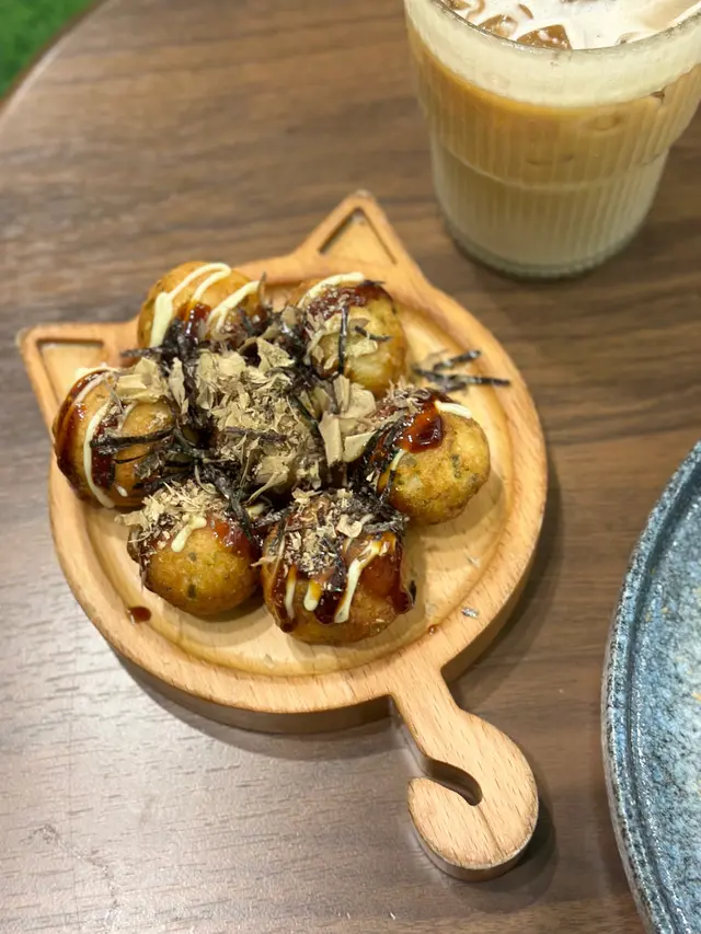 #貓啡 #hongkong #貓cafe #領養貓咪 #流浪貓 #Cafe #香港美食 #旺角 #旺角美食