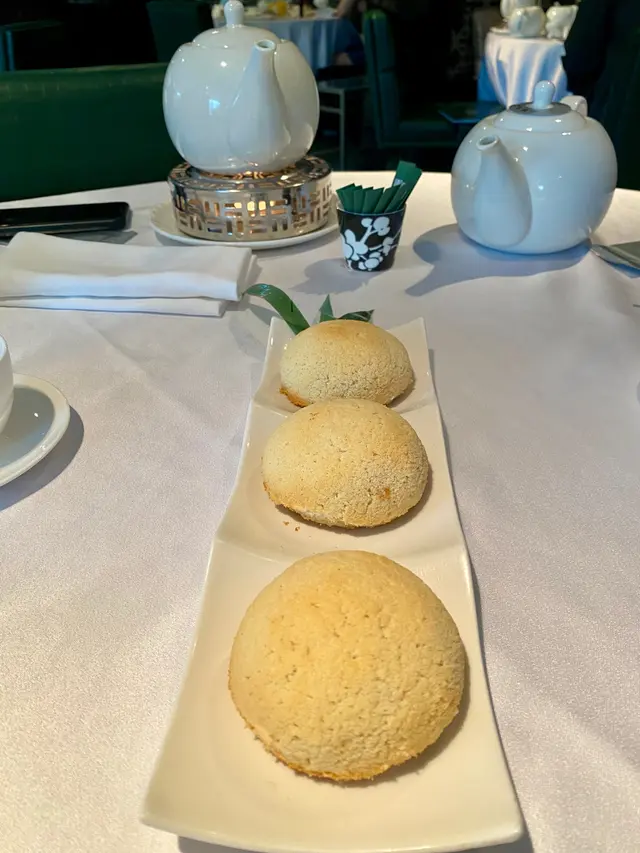 雪山鳳梨叉燒包