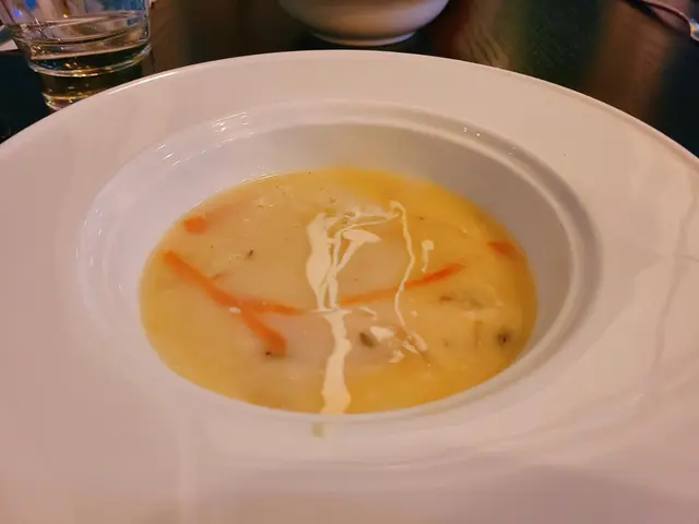 花膠魚蓉蟹肉湯