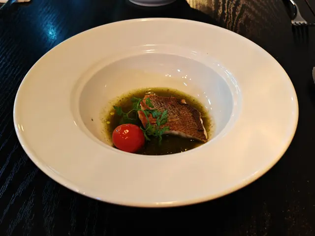 鮮鱸魚柳酸甜香草汁