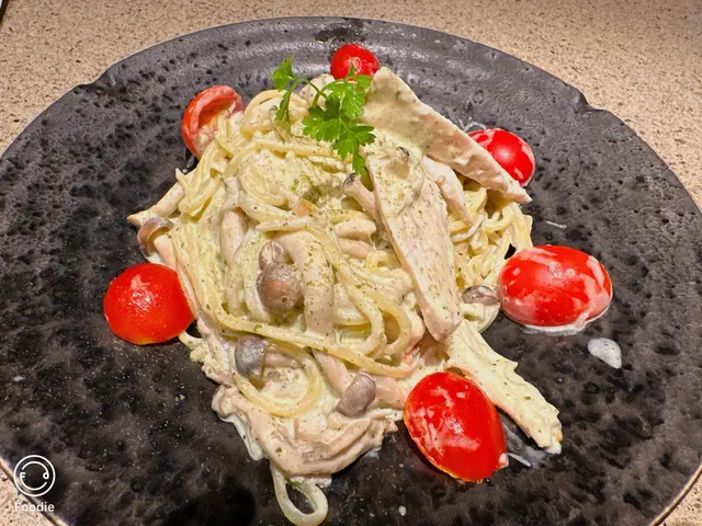 羅勒忌廉汁雞肉意粉