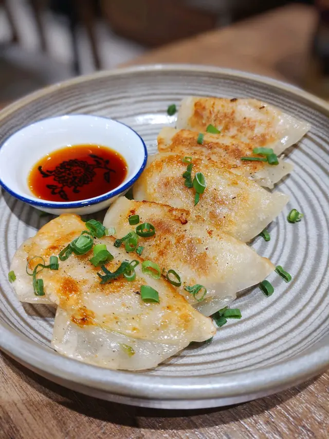 新鮮豚肉鍋貼
