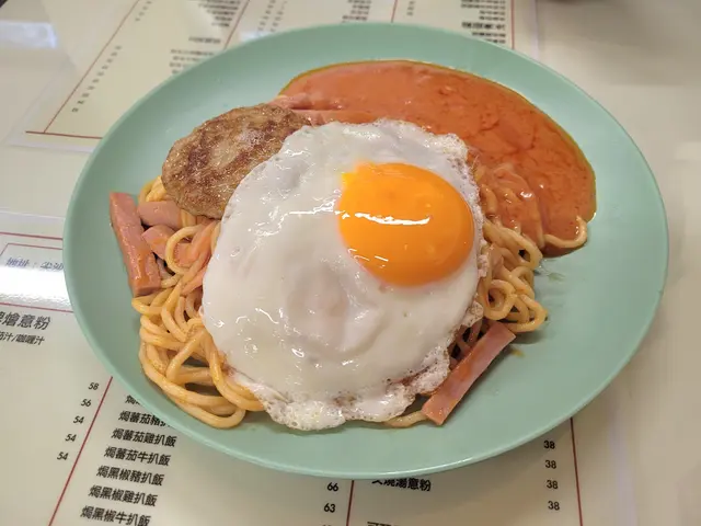 午餐-銀牌公司燴意粉