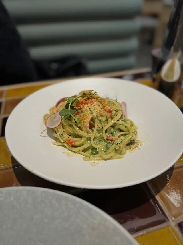 煙三文蘆筍青醬意大利麵