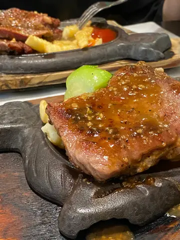 鐵板肉眼牛扒