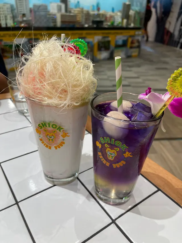 珍多杯蕊龍鬚冰及蝶豆花荔枝冰