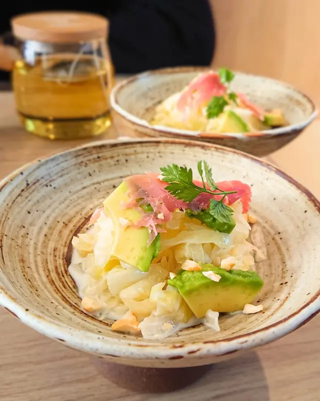 牛油果椰菜絲沙律