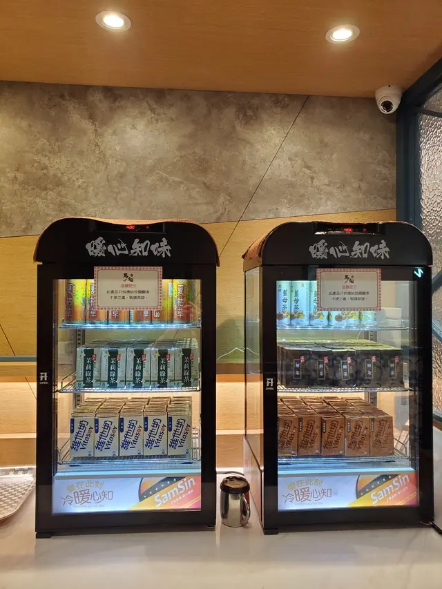 自助食品區 - 飲品櫃