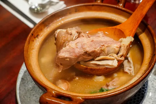 老隆藥膳肉骨茶