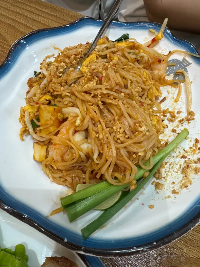泰式鮮蝦炒金邊粉