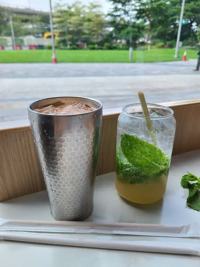 馬來拉茶，香茅青檸荔枝梳打