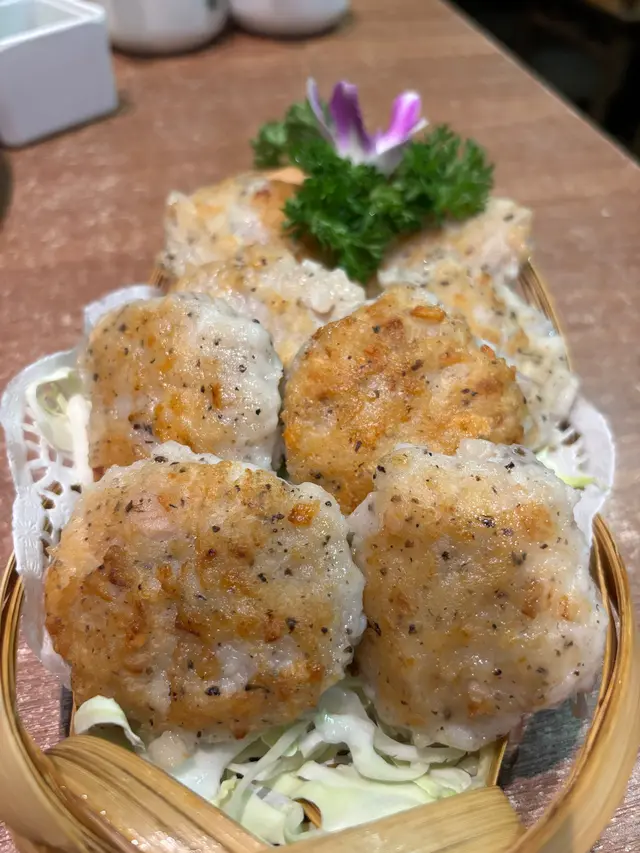 香煎黑松露手打蓮藕墨魚餅