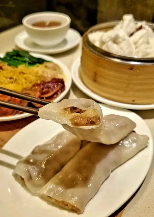 黃沙鮮豬潤腸粉