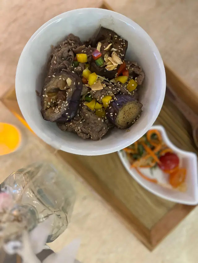 香蒜茄子澳洲安格斯牛肉丼