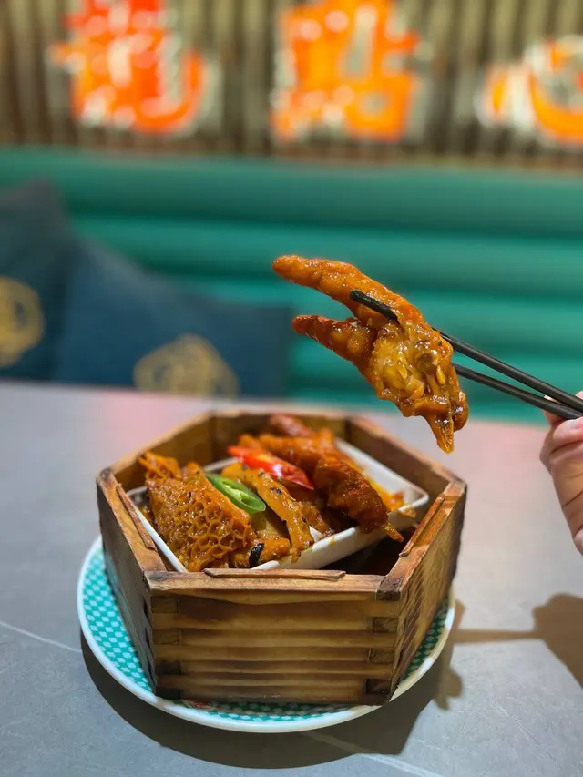 鳳爪拼黑椒金錢肚