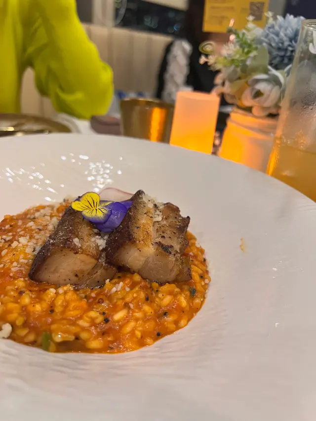 豬腩好諗，燒得剛剛好，少少脆