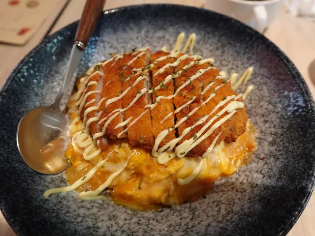 吉列豬扒滑蛋飯