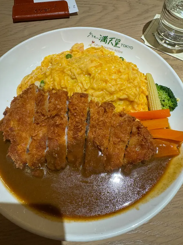 呢個炸豬扒飯名過其實，過分昂貴，質素絕對對不起價錢。￼