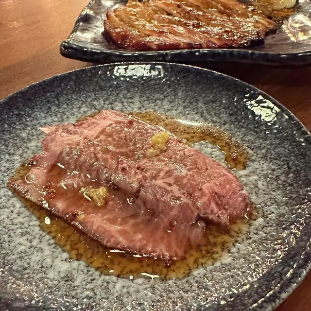 美國西冷牛扒配醬油脆脆