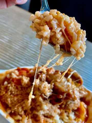 芝士焗鲜茄酱猪扒饭