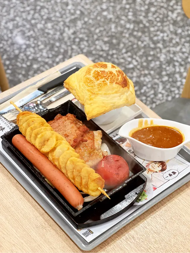 蒜香香草豬扒‧麥蘆卡蜜糖雞扒‧奧爾堡雞肉腸鐵板餐