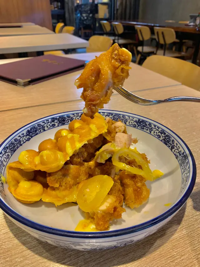 雞蛋仔與雞 配 西檸汁