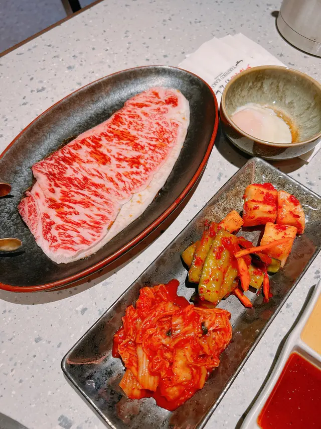 大判燒!黑毛和牛西冷、泡菜三點盛