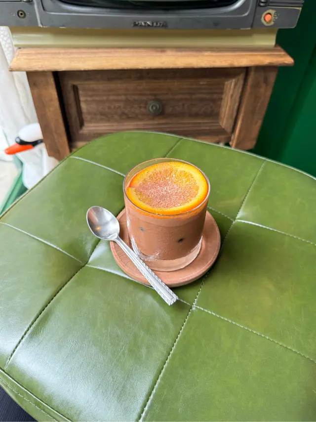 ᴏʀᴀɴɢᴇ ꜱᴘᴀʀᴋʟɪɴɢ ᴄʜᴏᴄᴏʟᴀᴛᴇ