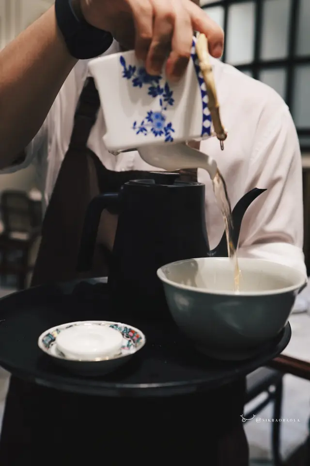 洗茶中~