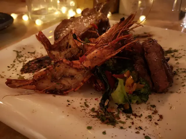 伊比利亞黑毛豬扒, 馬來西亞大虎蝦, 安格斯西冷牛扒