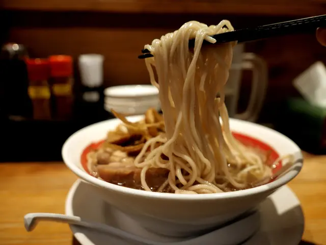 花雕雞卷藥膳雞白湯拉麵