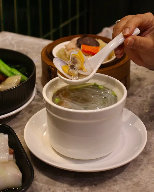 鮮花甲粉絲湯