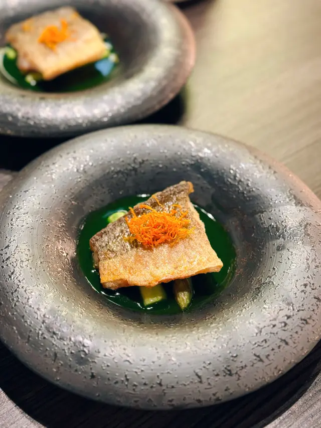 翡翠汁煎焗黃花魚扒