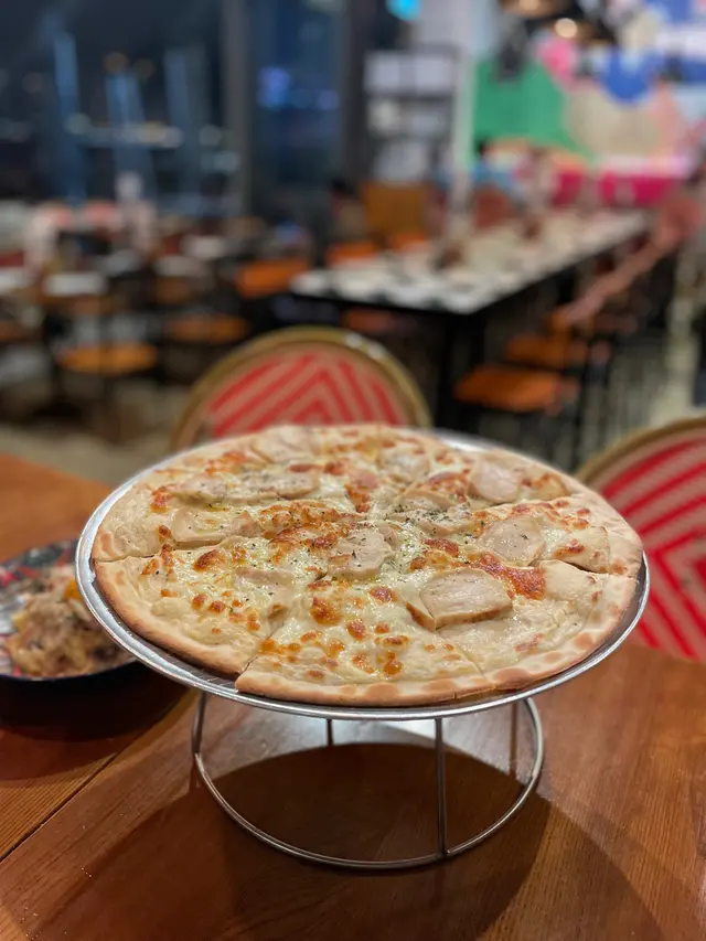 Pollo Pizza