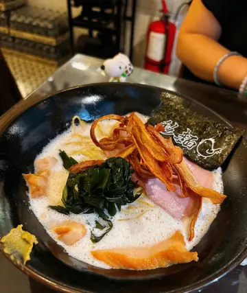 特浓鸡白汤鸡豚叉烧拉面