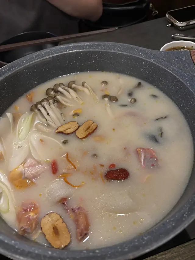 滋潤椰子雞煲