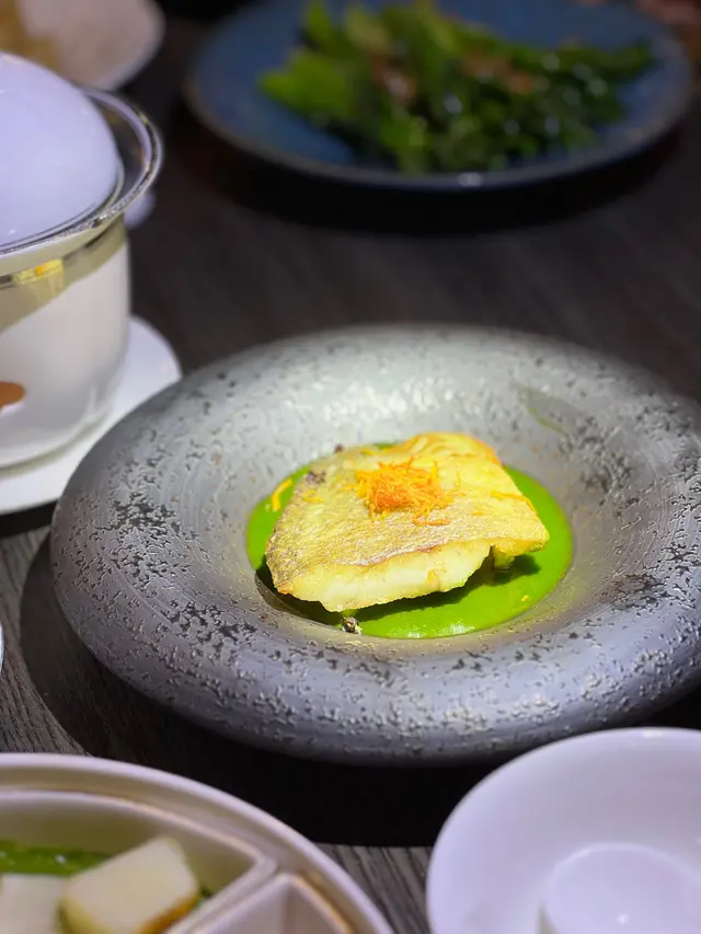 翡翠汁煎焗黃花魚扒