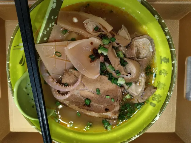 豬大腸水魷魚豬腩肉刀削麵