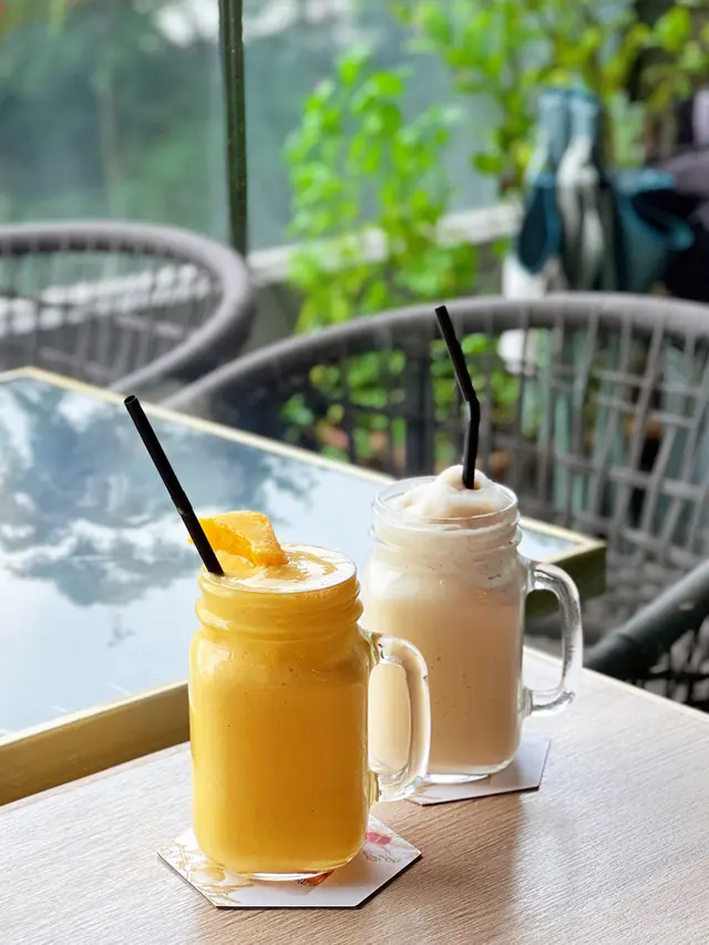 Mango Milkshake