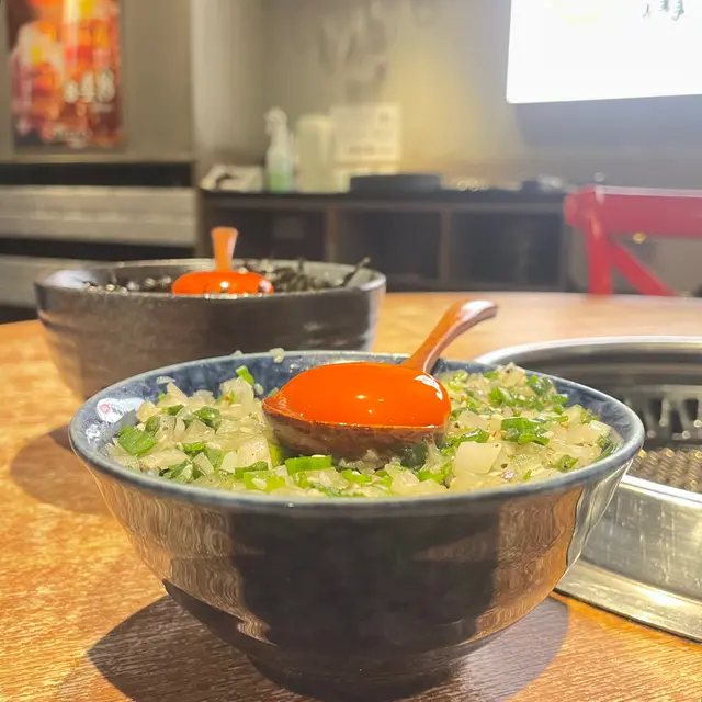 蔥香月見飯