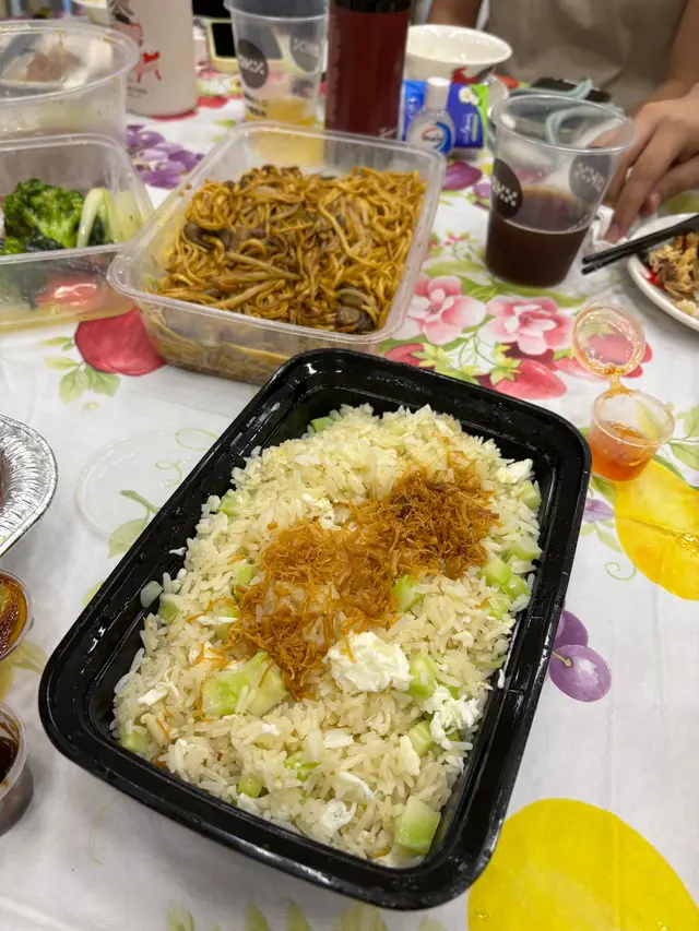 瑤柱蛋白菜粒炒飯